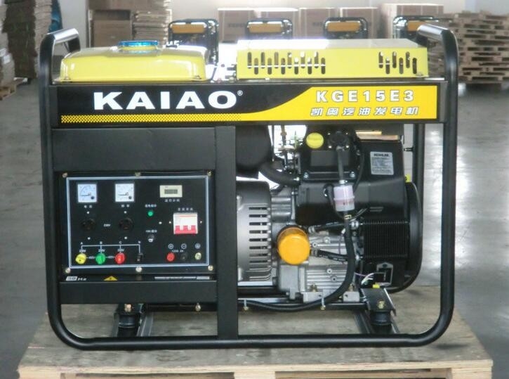 KGE15E3 เครื่องผลิตพลังงานเบนซินแบบพกพา 16kVA สามระยะ พร้อมแผ่นควบคุมดิจิตอล